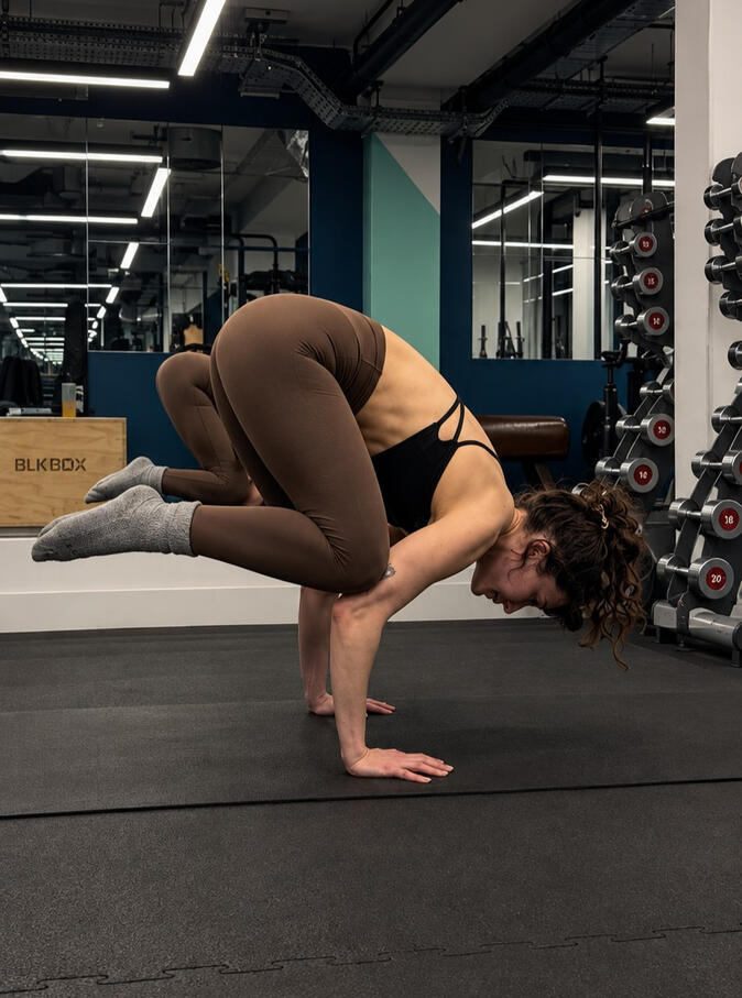 LEARN AN ARM BALANCE